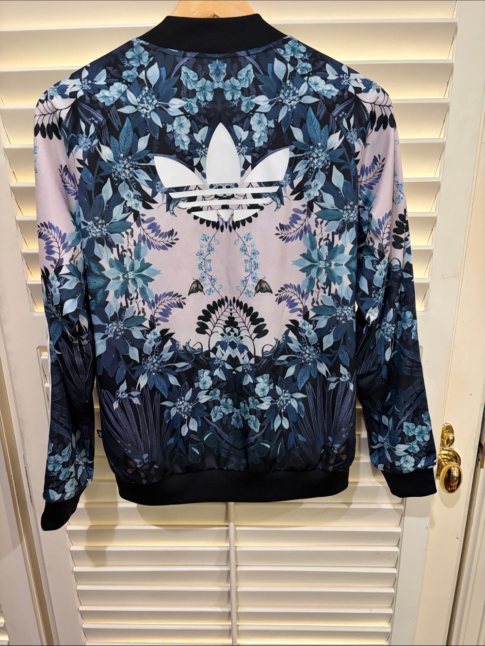 Adidas Jacket. Size medium - Picture 2 of 6